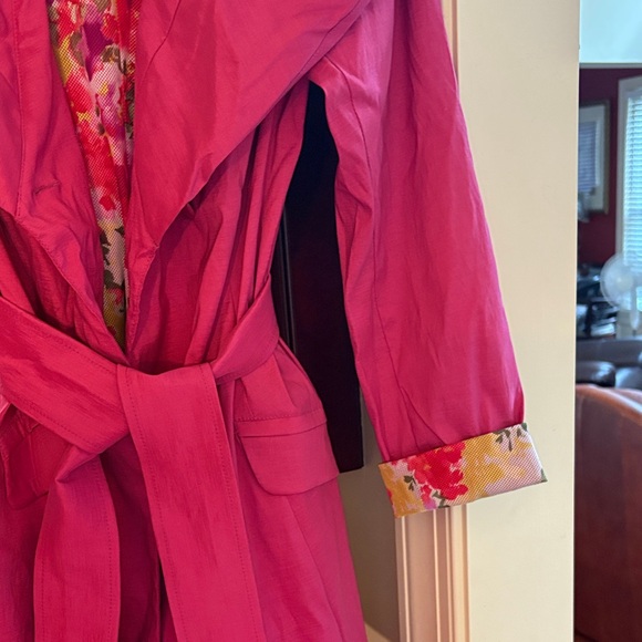 Mycra Pac Poppy Women's Trench with Floral Lining - Picture 3 of 12